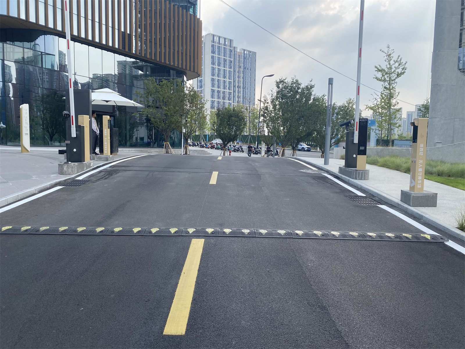 智慧校园停车道闸案例 1